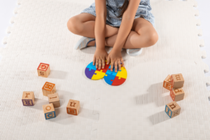 O Mito do "Autismo Leve": Entendendo o TEA Nível 1 de Gravidade